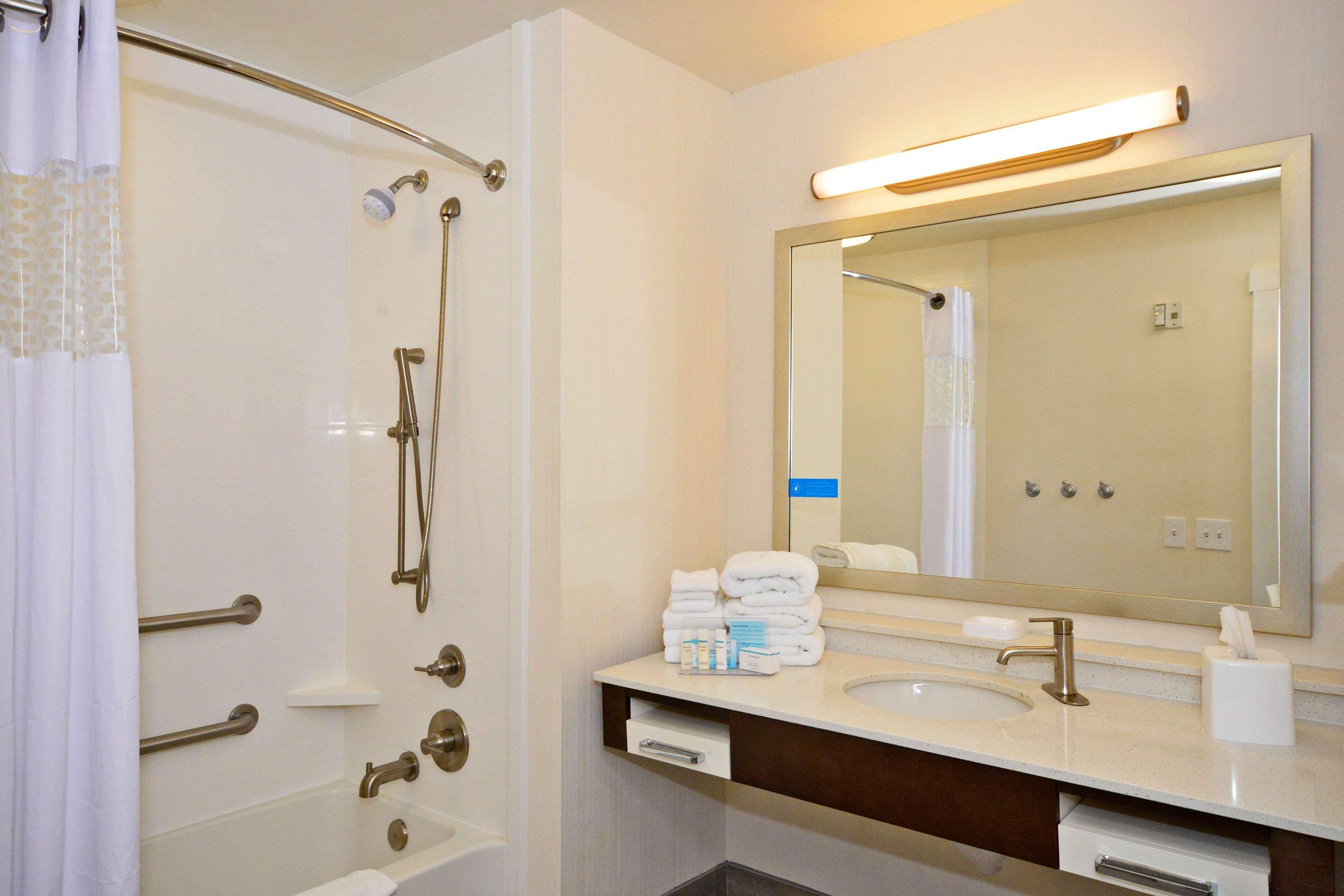 Hampton Inn Pulaski, Tn Екстериор снимка