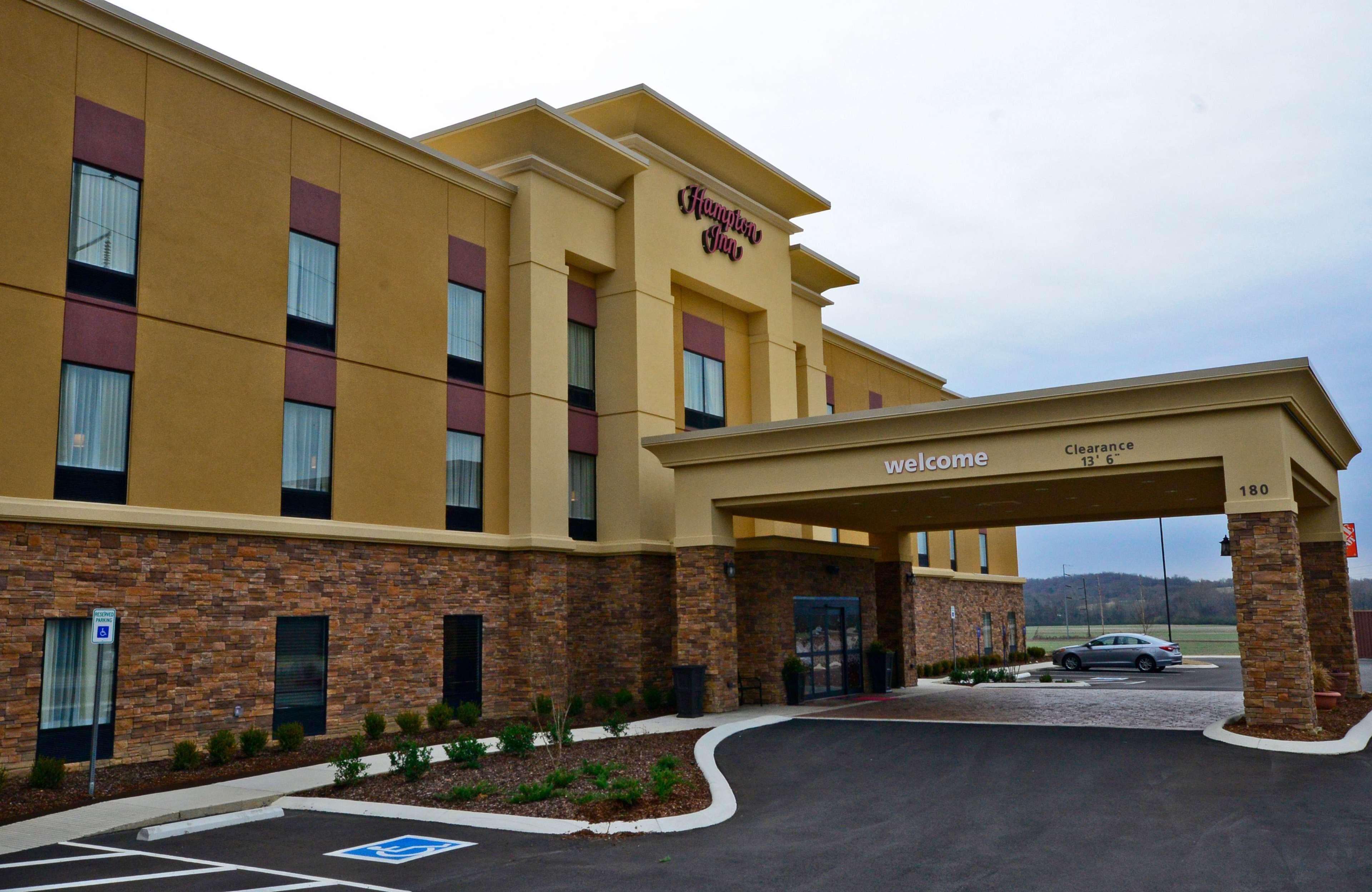 Hampton Inn Pulaski, Tn Екстериор снимка