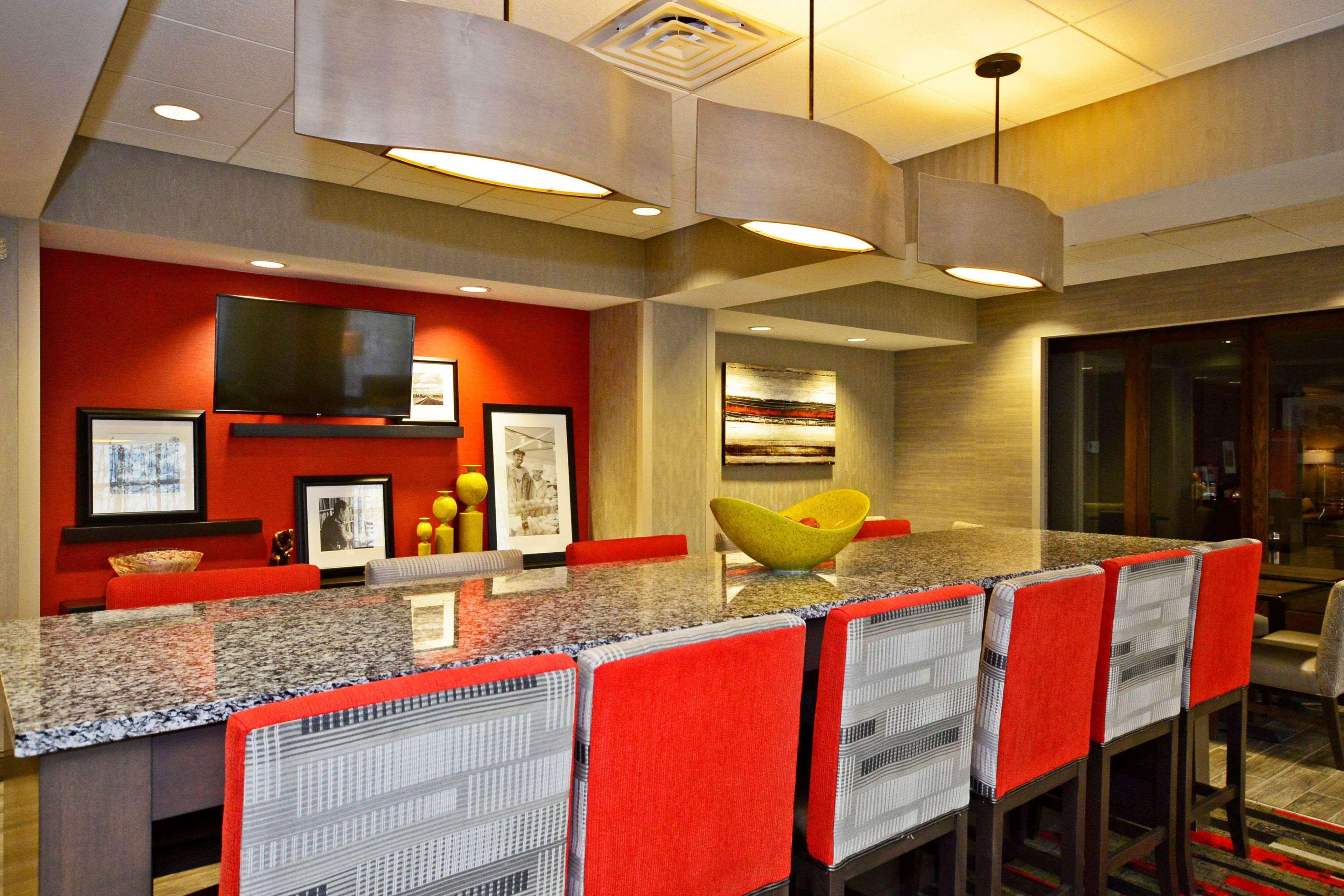 Hampton Inn Pulaski, Tn Екстериор снимка