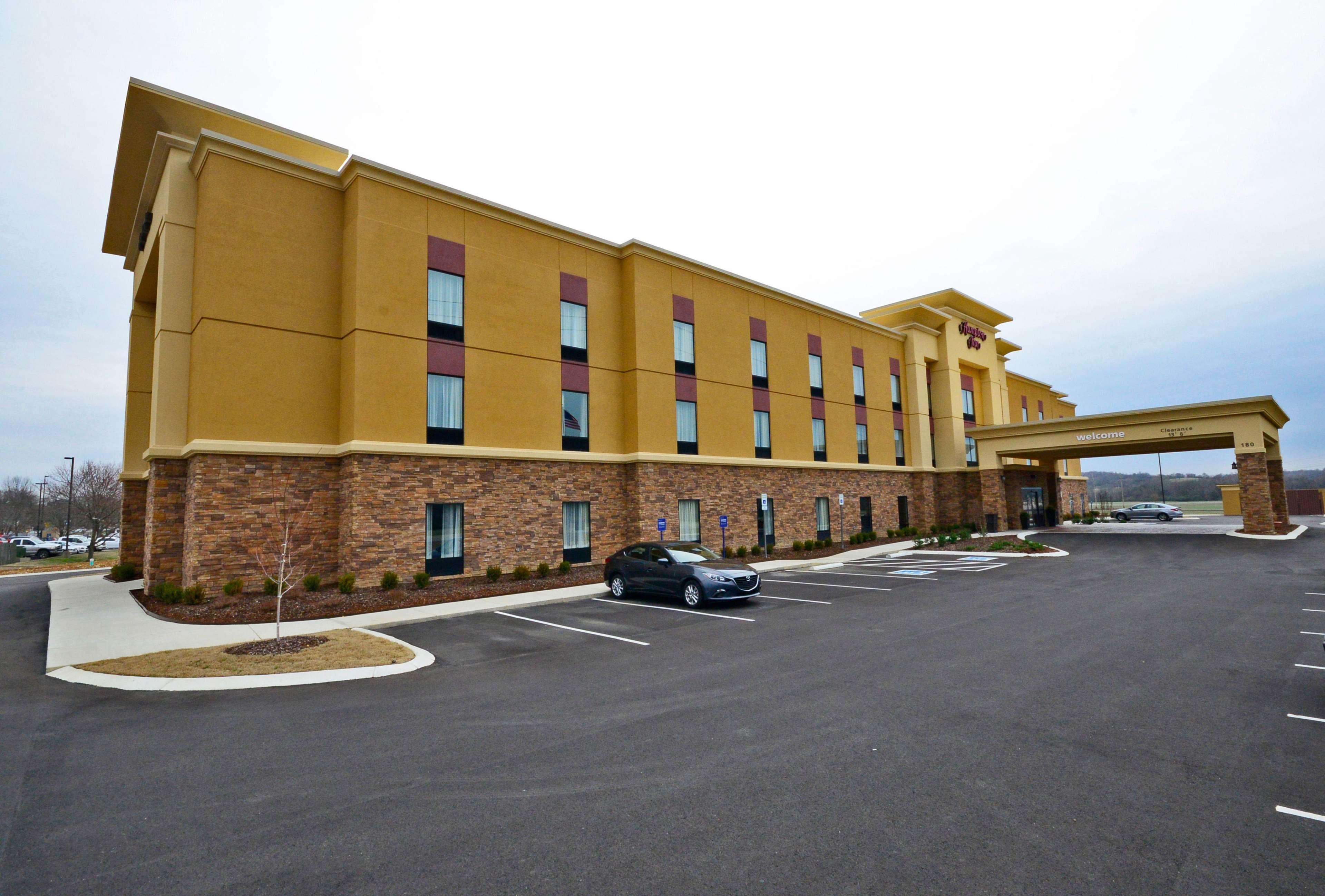 Hampton Inn Pulaski, Tn Екстериор снимка
