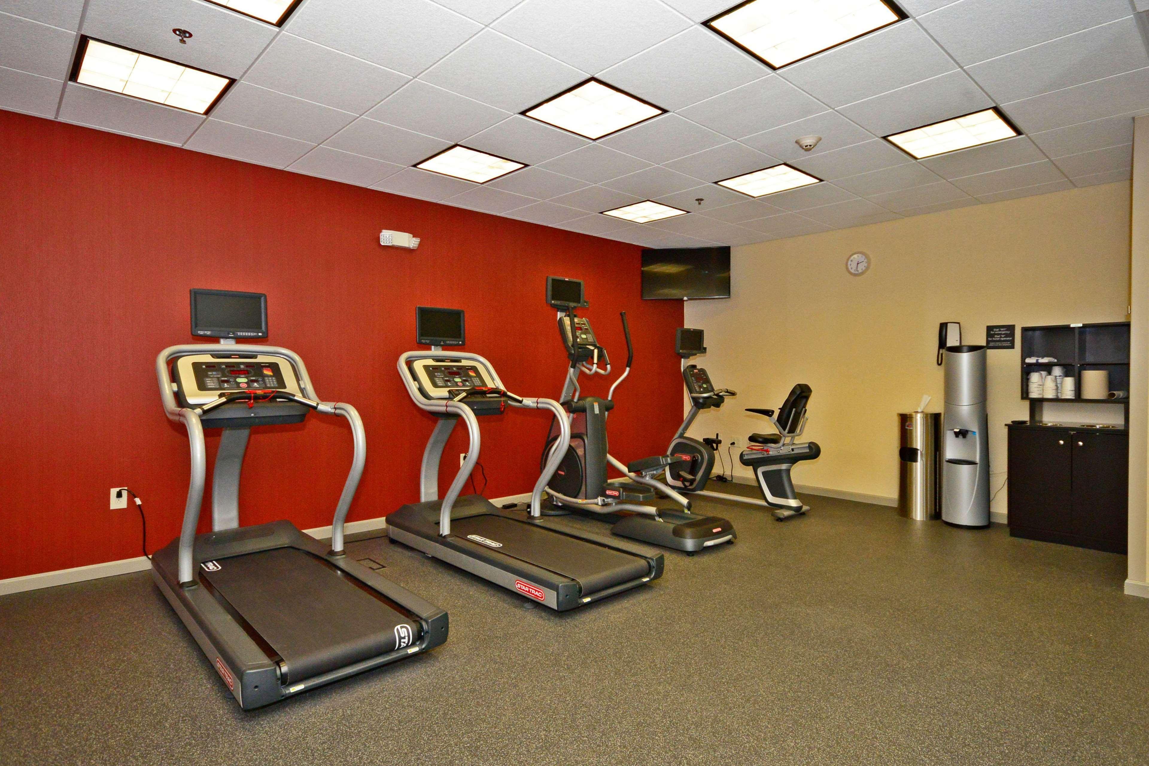 Hampton Inn Pulaski, Tn Екстериор снимка